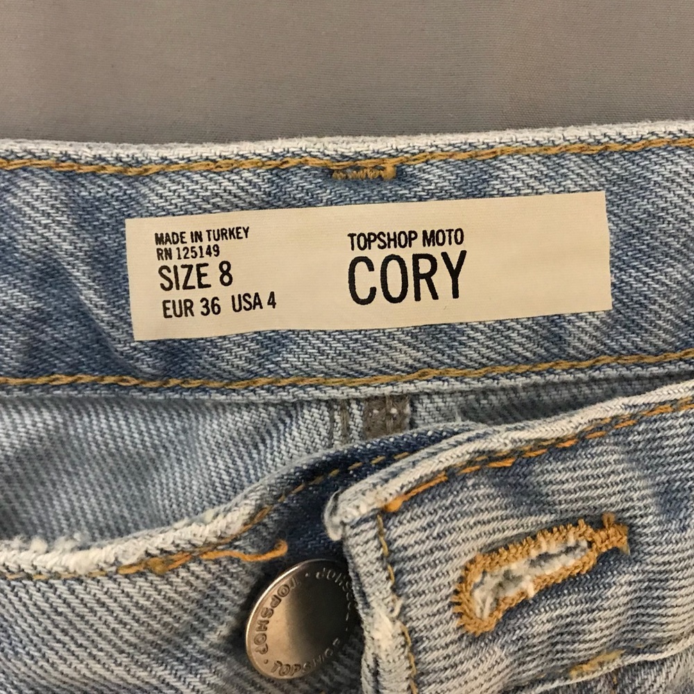 TopShop Shorts - Picture 2 of 3